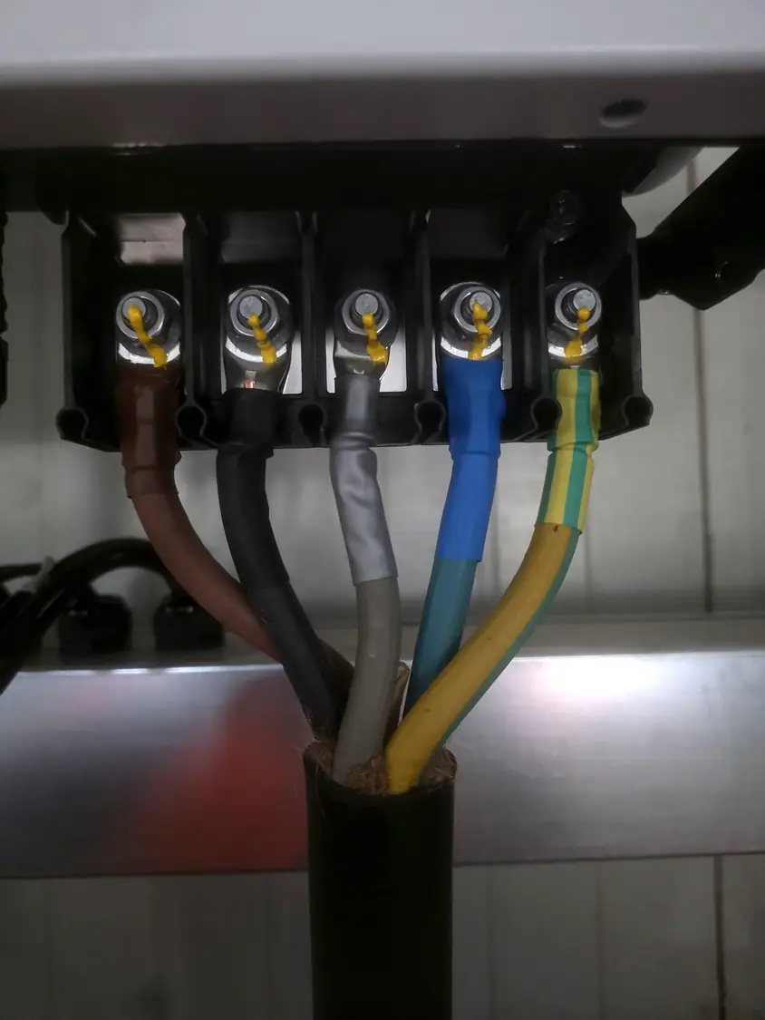 AC cable terminations with torque marks